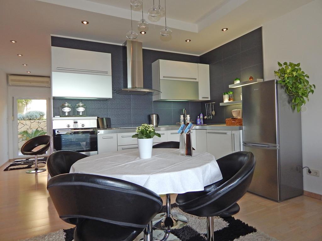 Lavander Apartments Omis Дуче Экстерьер фото