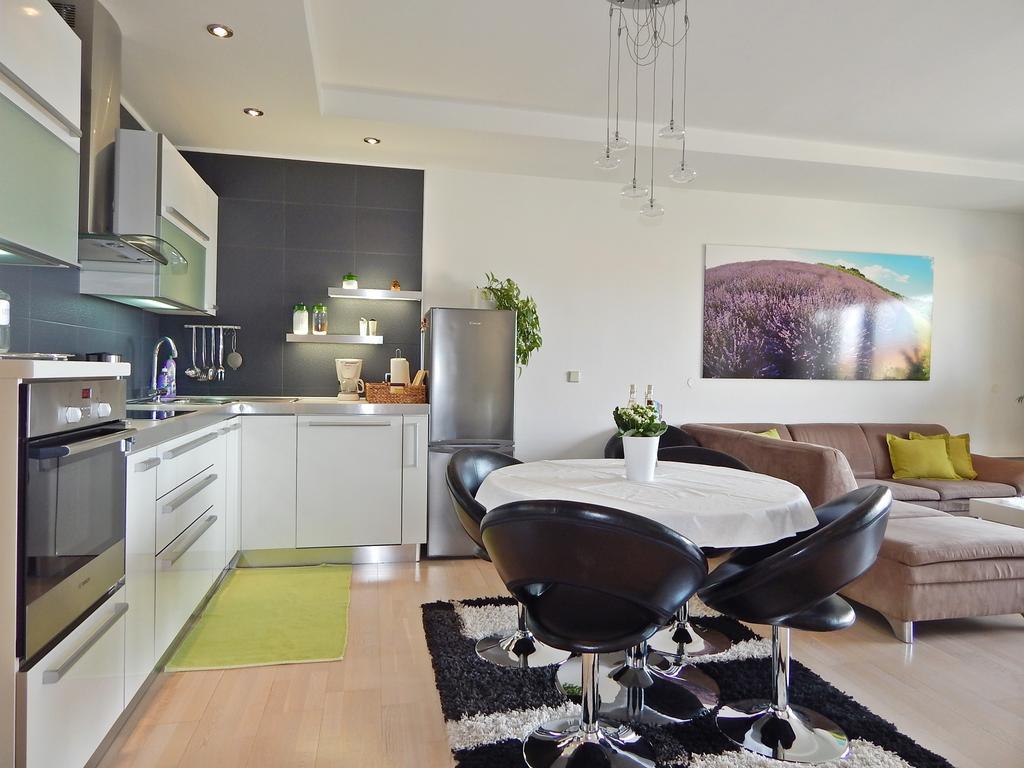 Lavander Apartments Omis Дуче Экстерьер фото